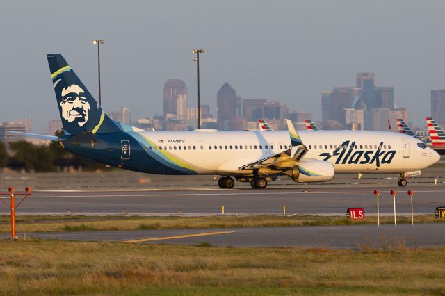 Boeing 737-900 (N469AS)