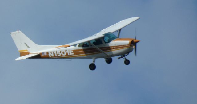 Cessna Skyhawk (N1501E) - Shown here is a 1978 Cessna 172N Skyhawk in the Summer of 2022.