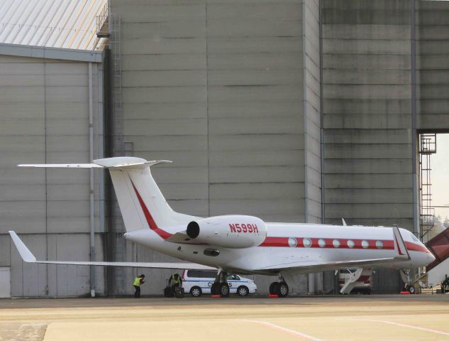 Gulfstream Aerospace Gulfstream V (N599H) - I take a picture on Dec 12, 2016.br /Honeywell Aircraft Leasing LLC