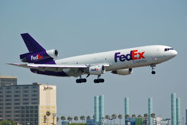 McDonnell Douglas DC-10 (N567FE) - Nikon D-50