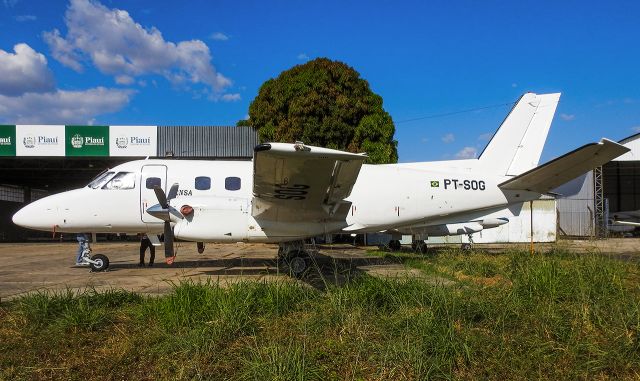 Embraer EMB-110 Bandeirante (PT-SOG)