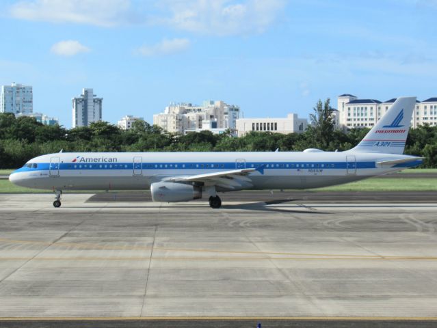 Airbus A321 (N581UW)