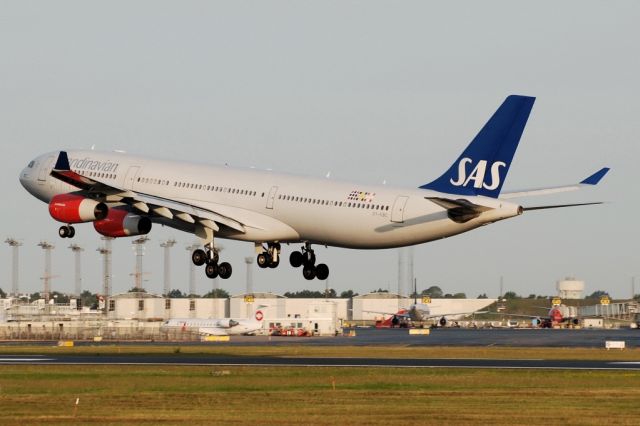 Airbus A340-300 (OY-KBC)