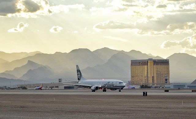 Boeing 737-900 — - One of Alaskas few 739s without winglets.  