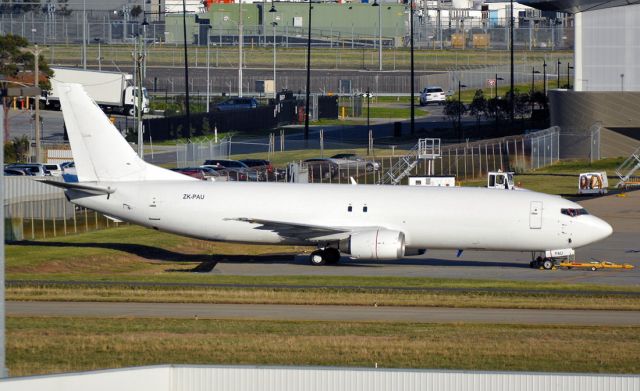 BOEING 737-400 (ZK-PAU)