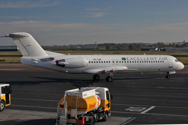 Fokker 100 (PH-LNE)