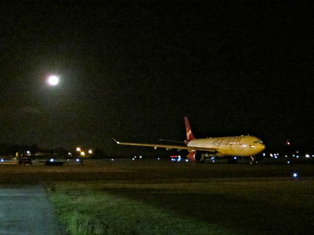 Airbus A330-300 (G-VKSS)