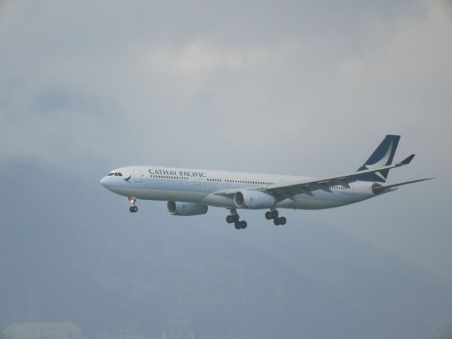 Airbus A330-300 (B-LAJ)