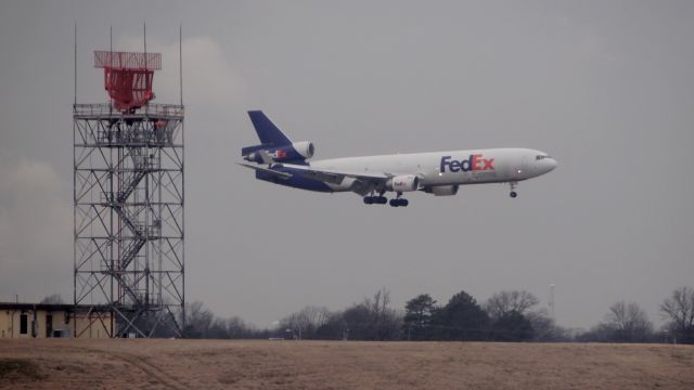 Boeing MD-11 (N615FE) - On final to 36L