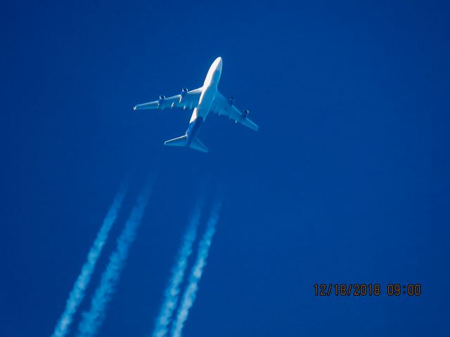 Boeing 747-400 (N477MC)