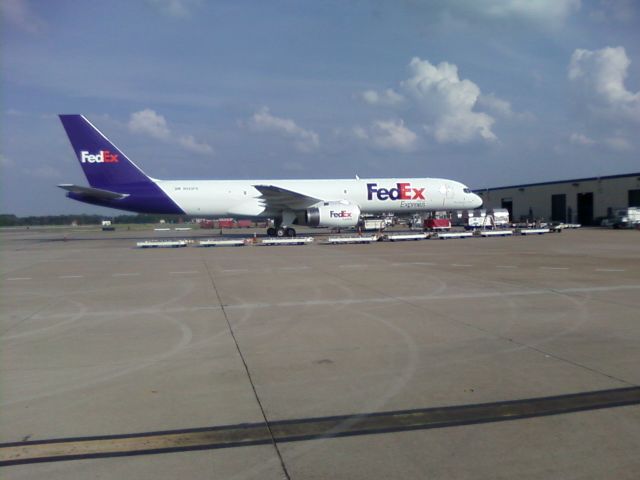 Boeing 757-200 (N920FD)