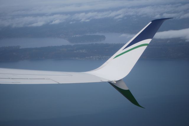 Boeing 737-700 — - got to love those winglets on the 737-900's