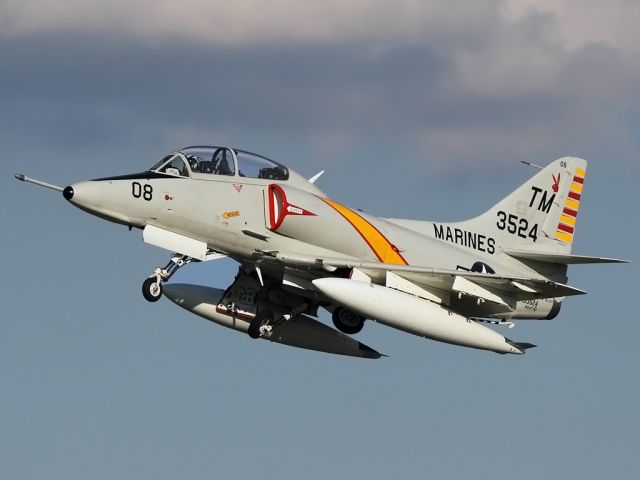 SINGAPORE TA-4 Super Skyhawk (N524CF)