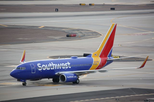 Boeing 737-700 (N570WN)