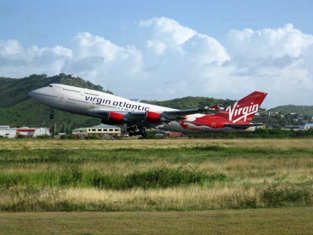 Boeing 747-400 (G-VFAB)