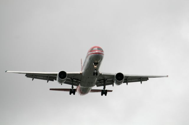 BOEING 767-300 (YV304T)