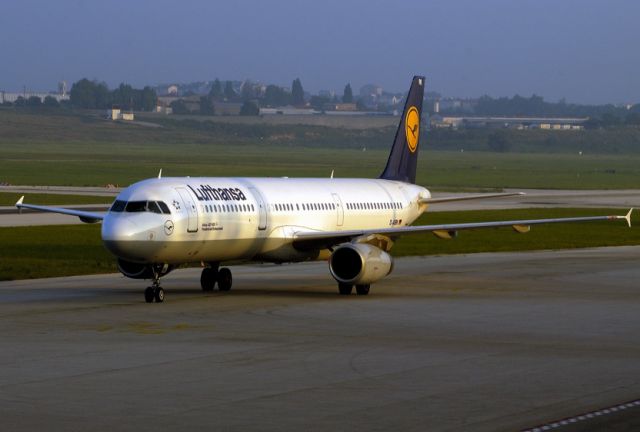 Airbus A321 (D-AIRK) - 2002 - Departing at sunrise