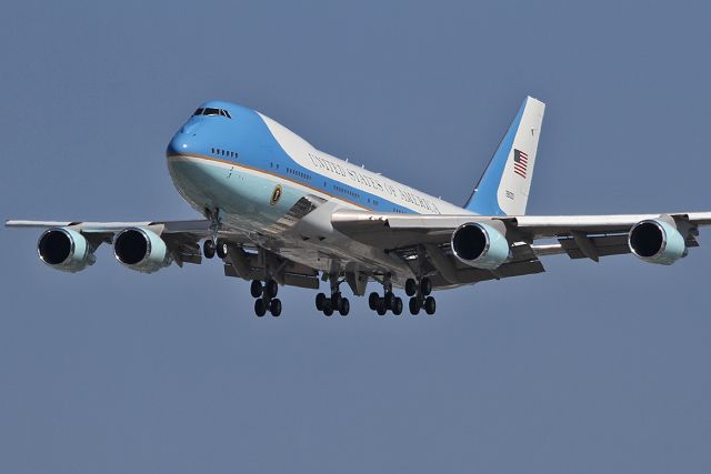 N28000 — - Air Force One VC-25. Landing at the LAX.