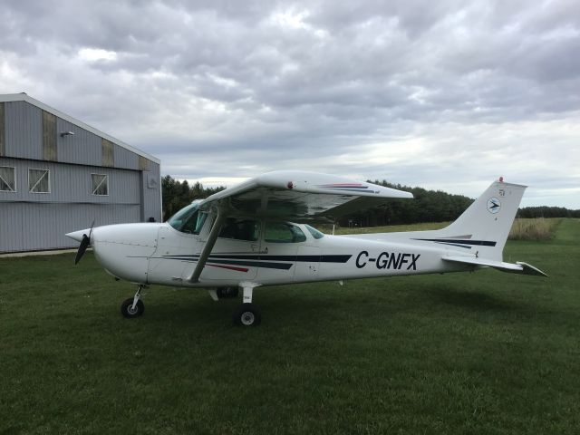 Cessna Skyhawk (C-GNFX)