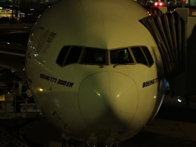 Boeing 777-200 (A6-EGH) - Emirates EK349 about to take-off from Singapore for a return trip to Colombo.