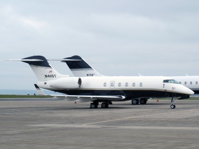 Bombardier Challenger 300 (N411ST)