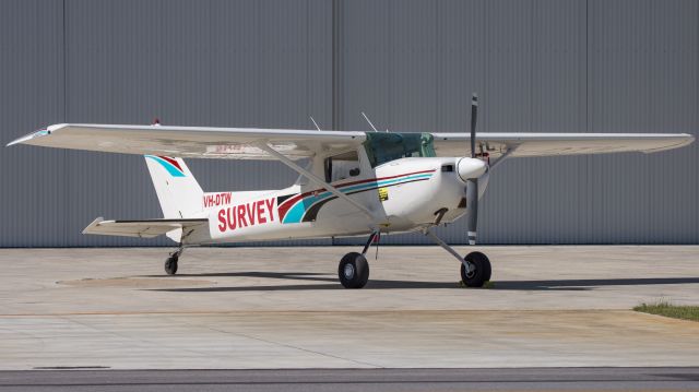 Cessna Commuter (VH-DTW)