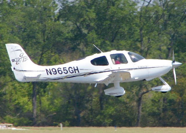 Cirrus SR-22 (N965GH) - At Downtown Shreveport.