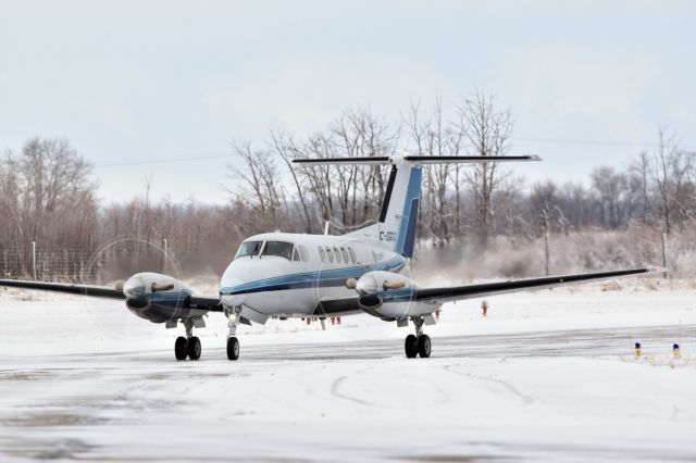 Beechcraft Super King Air 200 (C-GGGQ) - Good Spirit Air arriving in Yorkton on a snowy November day. 