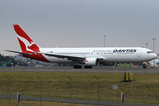 BOEING 767-300 (VH-OGS)