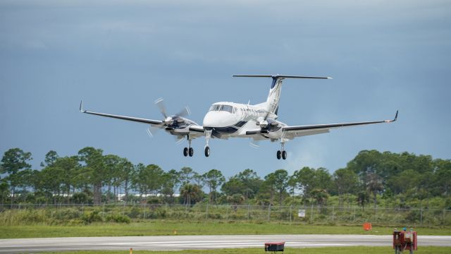 Beechcraft Super King Air 350 (N867UP)