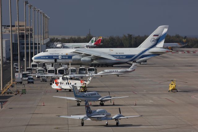 Antonov An-124 Ruslan (RA-82046) - Props, Helis,Jets and the Giant An-124