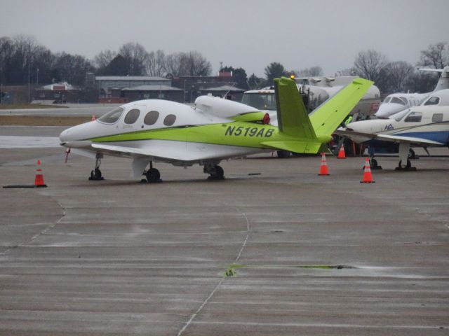 Cirrus Vision SF50 (N519AB)