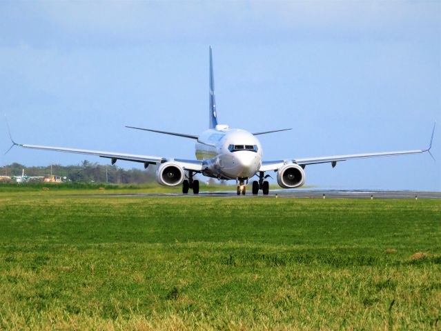 Boeing 737-800 (C-FUMF)