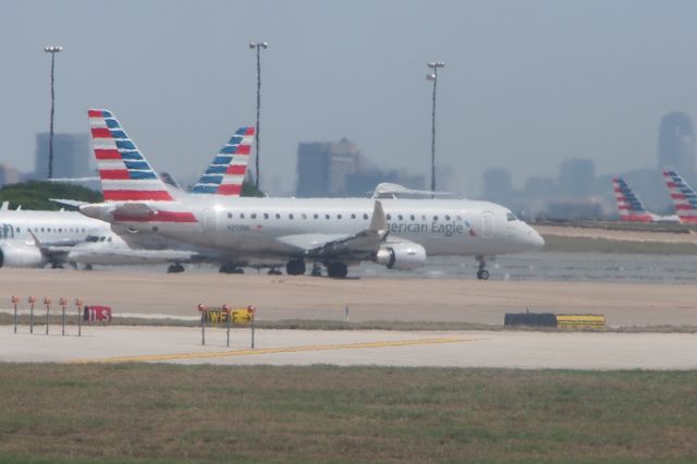 Embraer 170/175 (N255NN)