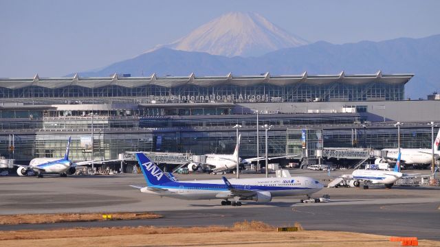 BOEING 767-300 (JA627A)