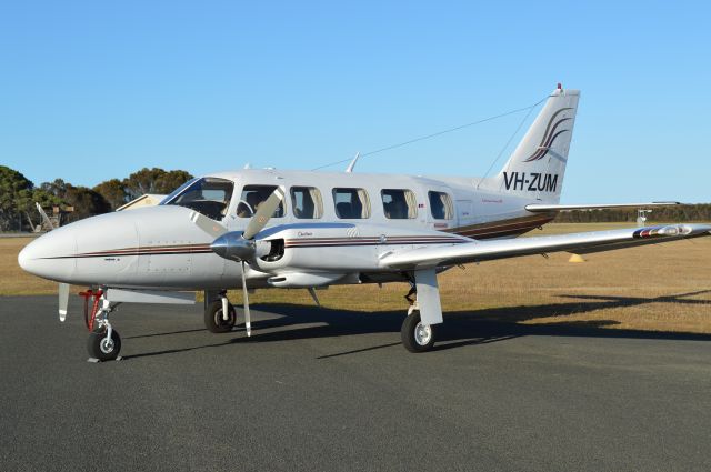 Piper Navajo (VH-ZUM) - Kirkhope Aviation PA31-350 at YFLI, Jan 2016