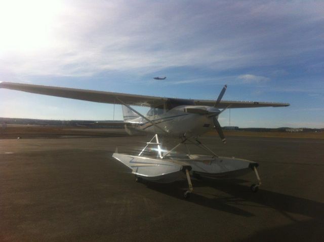 Cessna Skylane (C-GMAH) - At YYT