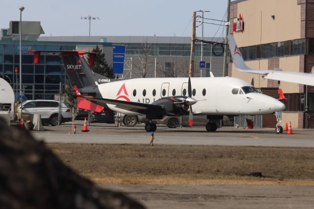 Beechcraft 1900 (C-GWGA)