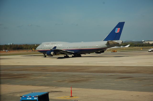 Boeing 747-400 (N181UA)