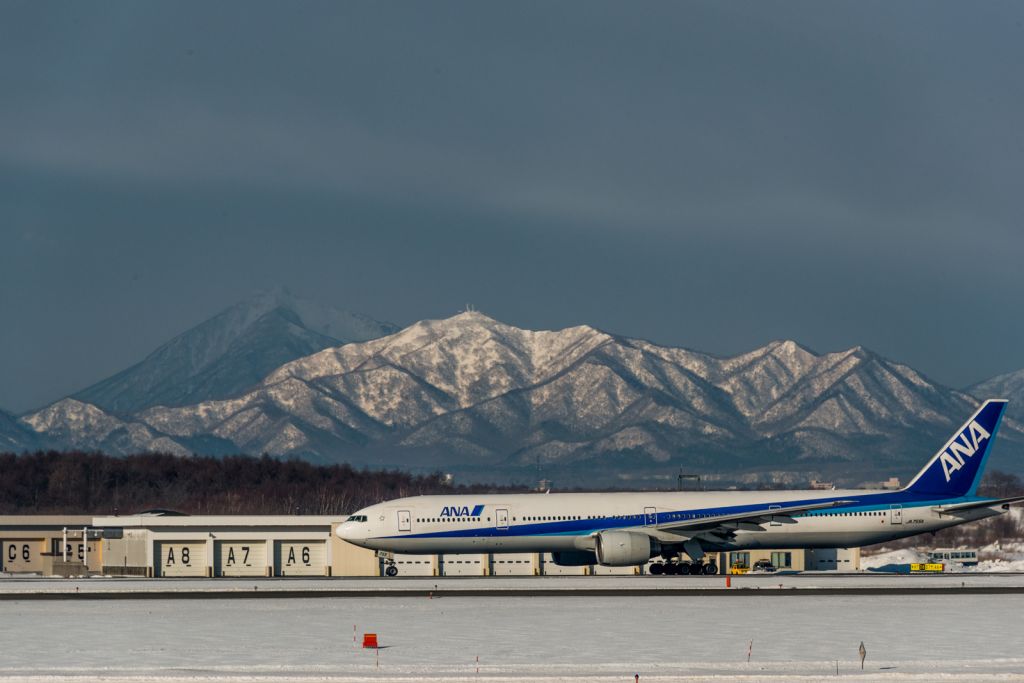 Boeing 777-200 (JA755A)