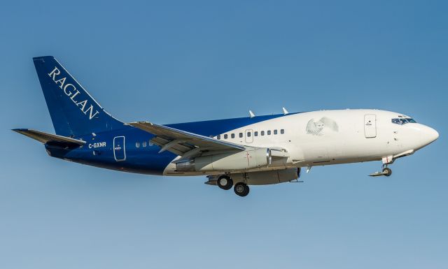 Boeing 737-200 (C-GXNR)