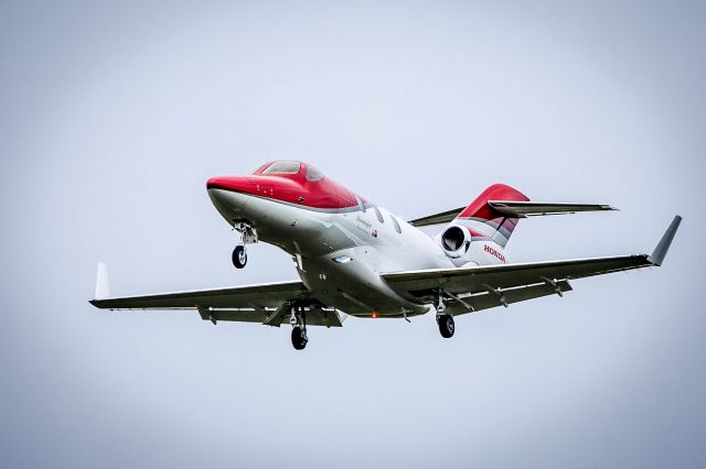 Honda HondaJet (N420HE) - HondaJet operating as HON21 on final to KBGR.