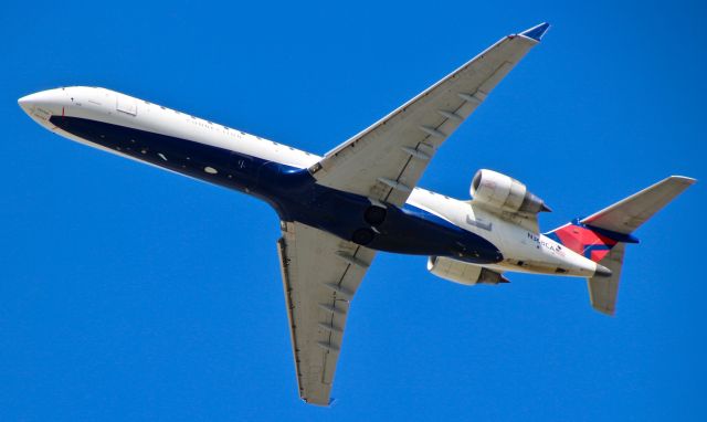 Canadair Regional Jet CRJ-700 (N368CA)