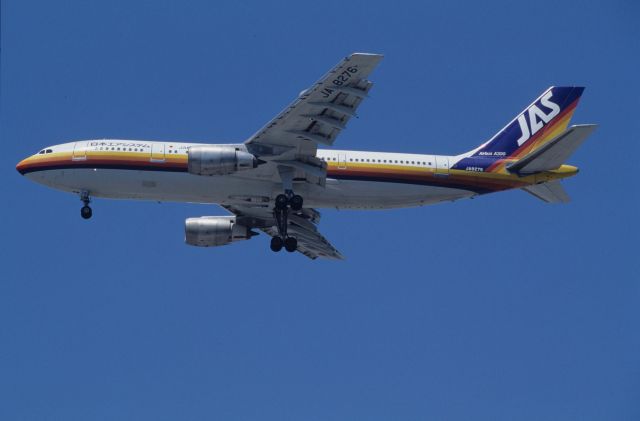 Airbus A300F4-200 (JA8276) - Final Approach to Tokyo-Haneda Intl Airport Rwy16L on 08/16