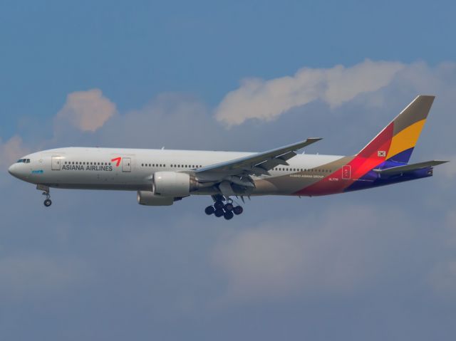 Boeing 777-200 (HL7791)