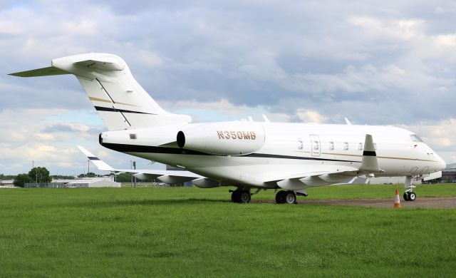 Canadair Challenger 350 (N350MB)