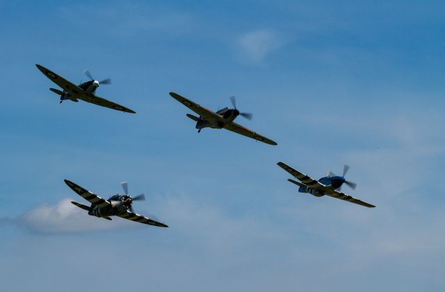 — — - Mighty 8 Duxford Spring Airshow