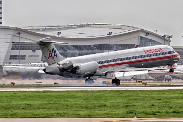 McDonnell Douglas MD-80 —