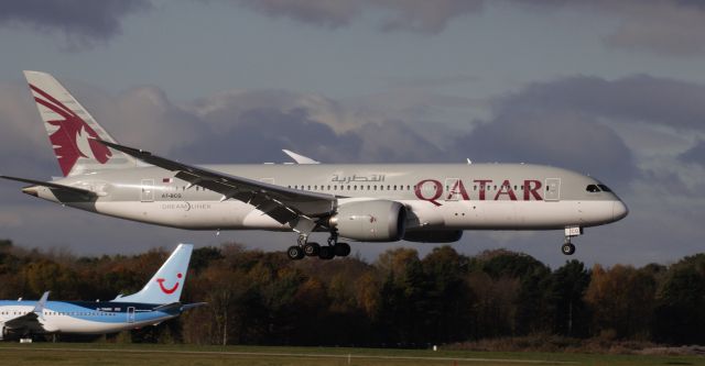 A7-BCG — - Qatar DreamLiner arriving from Doha onto 05L