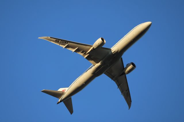 Boeing 787-9 Dreamliner (B-7832)